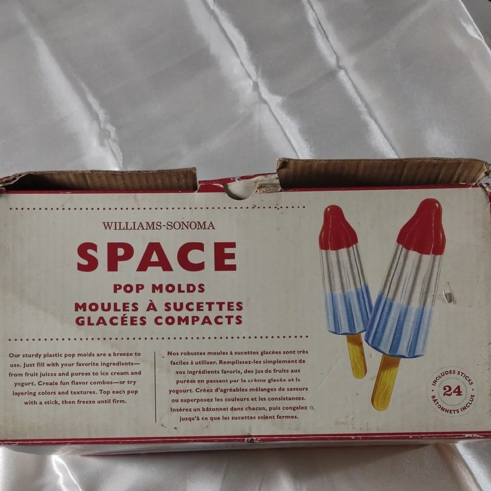 Williams Sonoma Space Pop Molds - New In Beat Up Box 😀